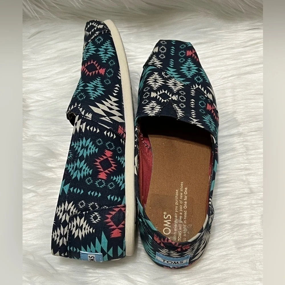 TOM’S Aztec Print Multicolor Women Shoes Sz W7.5
